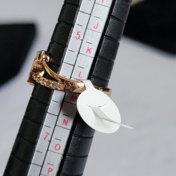 Gold with Black Zirconia Clover Motif Ring - Picture 8 of 8